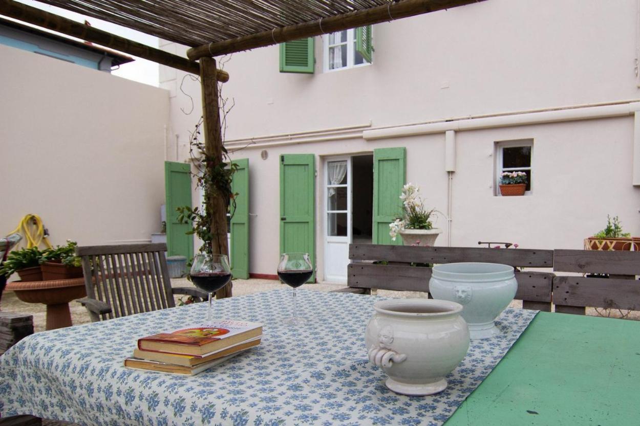 Апартаменти 200Metri Dal Mare Raffinato Chalet Con Giardino Маріна-ді-Піза Екстер'єр фото